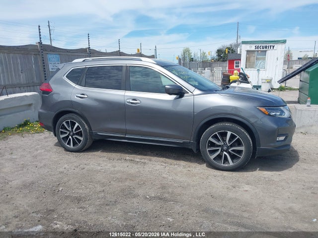 2017 Nissan Rogue S/sl Platinum/sv მანქანა იყიდება აუქციონზე, vin: 5N1AT2MV7HC807733, აუქციონის ნომერი: 12615022