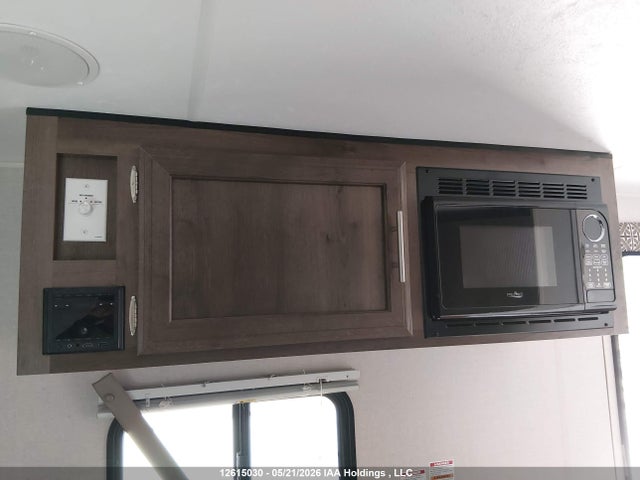 4EZTA1816J7104867 Kz Inc. Kz Inc.