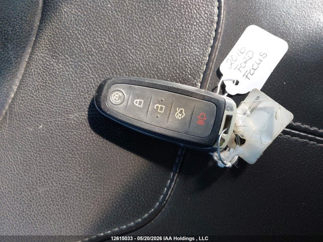 Ford Focus Titanium 2016 1FADP3J24GL341690 Image 11