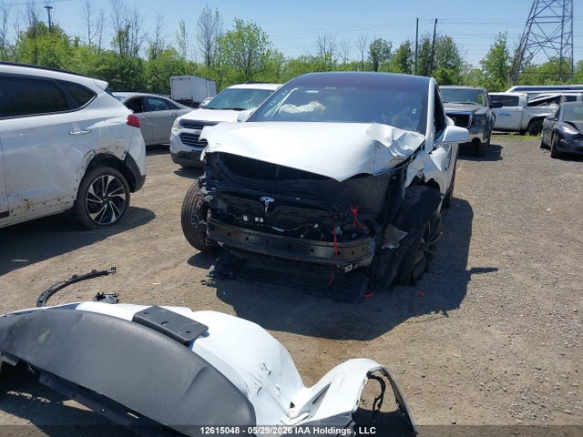 Tesla MODEL X 2017 5YJXCBE22HF064971 Image 2