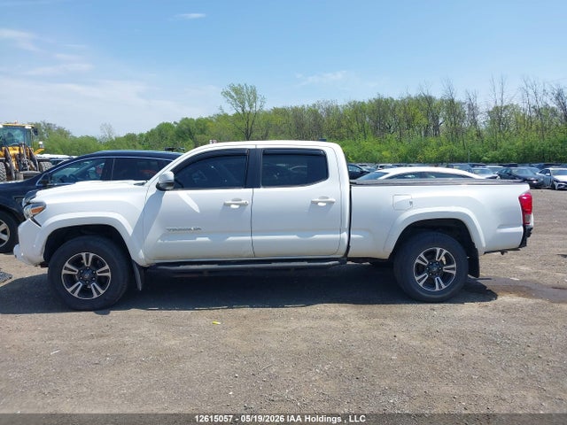 12615057 :رقم المزاد ، 5TFDZ5BN2GX001536 vin ، 2016 Toyota Tacoma Dbl Cab/sr5/trd Sport/or مزاد بيع