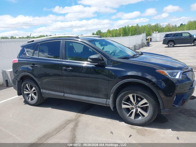 12615072 :رقم المزاد ، 2T3WFREV9JW500639 vin ، 2018 Toyota Rav4 Xle مزاد بيع