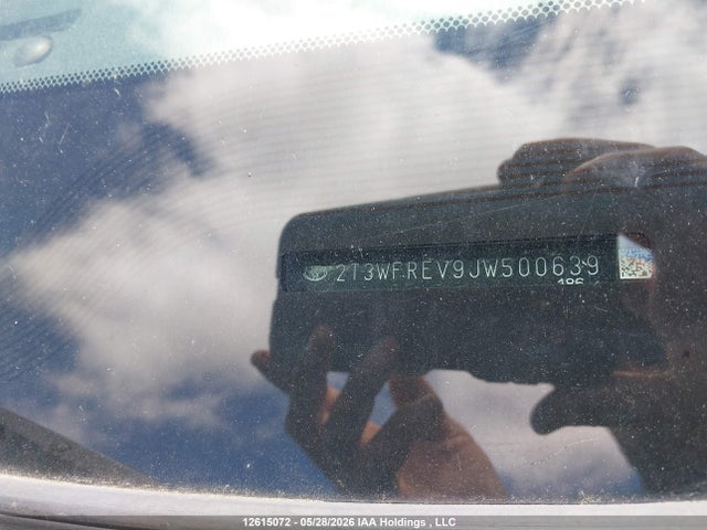 12615072 :رقم المزاد ، 2T3WFREV9JW500639 vin ، 2018 Toyota Rav4 Xle مزاد بيع