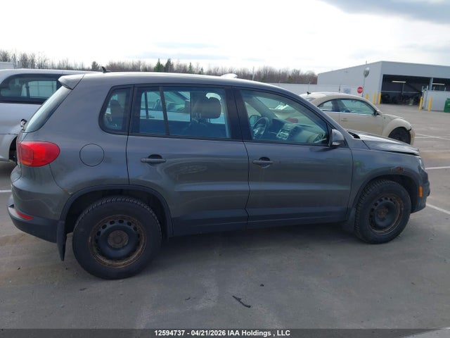 WVGKV7AX8FW537540 Volkswagen Tiguan Trendline