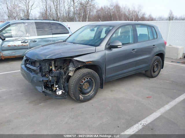 WVGKV7AX8FW537540 Volkswagen Tiguan Trendline