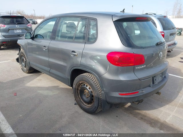 WVGKV7AX8FW537540 Volkswagen Tiguan Trendline