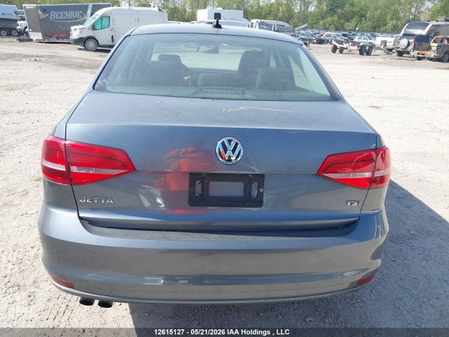 3VWL07AJ1FM248032 Volkswagen Jetta 1.8 Tsi Highline