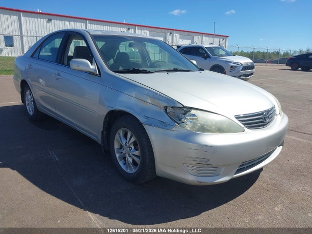 2005 Toyota Camry Le/se/std/xle მანქანა იყიდება აუქციონზე, vin: 4T1BE32K15U992932, აუქციონის ნომერი: 12615201