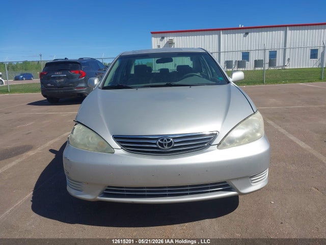 2005 Toyota Camry Le/se/std/xle მანქანა იყიდება აუქციონზე, vin: 4T1BE32K15U992932, აუქციონის ნომერი: 12615201