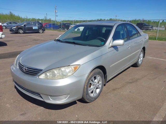 2005 Toyota Camry Le/se/std/xle მანქანა იყიდება აუქციონზე, vin: 4T1BE32K15U992932, აუქციონის ნომერი: 12615201