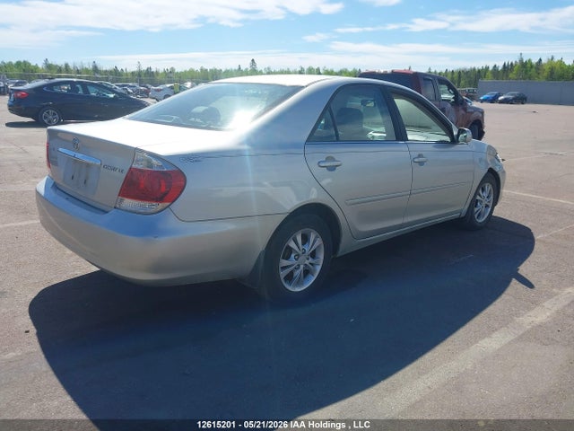 2005 Toyota Camry Le/se/std/xle მანქანა იყიდება აუქციონზე, vin: 4T1BE32K15U992932, აუქციონის ნომერი: 12615201