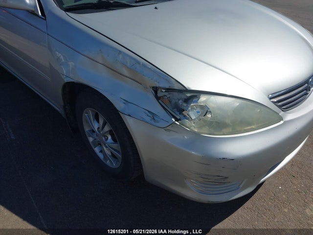 2005 Toyota Camry Le/se/std/xle მანქანა იყიდება აუქციონზე, vin: 4T1BE32K15U992932, აუქციონის ნომერი: 12615201