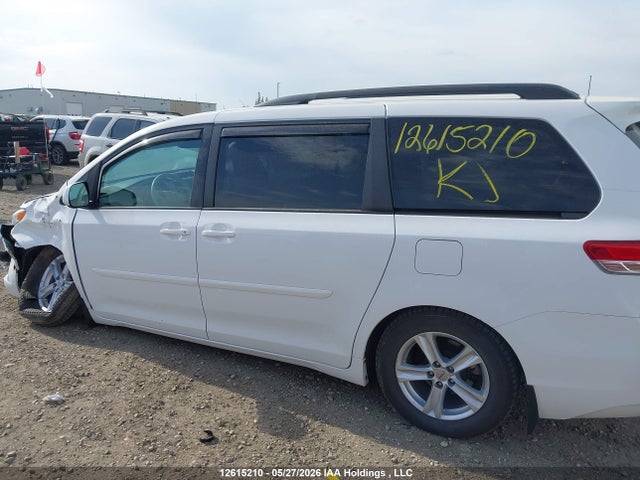 2013 Toyota Sienna Le V6 მანქანა იყიდება აუქციონზე, vin: 5TDKK3DC7DS377291, აუქციონის ნომერი: 12615210