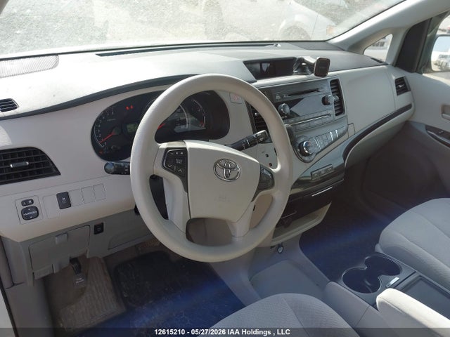 2013 Toyota Sienna Le V6 მანქანა იყიდება აუქციონზე, vin: 5TDKK3DC7DS377291, აუქციონის ნომერი: 12615210