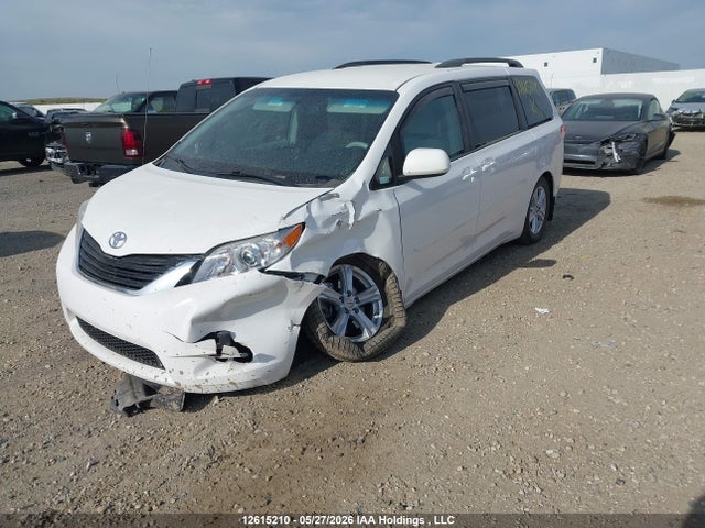 2013 Toyota Sienna Le V6 მანქანა იყიდება აუქციონზე, vin: 5TDKK3DC7DS377291, აუქციონის ნომერი: 12615210
