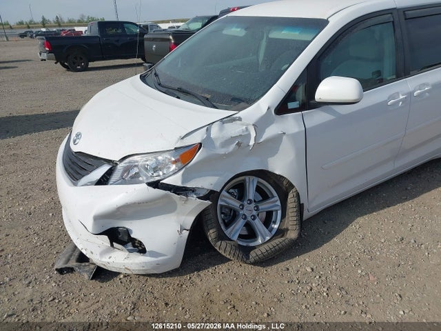 2013 Toyota Sienna Le V6 მანქანა იყიდება აუქციონზე, vin: 5TDKK3DC7DS377291, აუქციონის ნომერი: 12615210