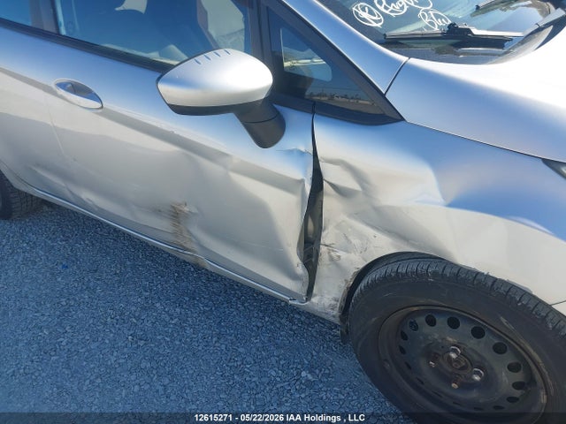 12615271 :رقم المزاد ، 3FADP4BJ1DM113037 vin ، 2013 Ford Fiesta Se مزاد بيع
