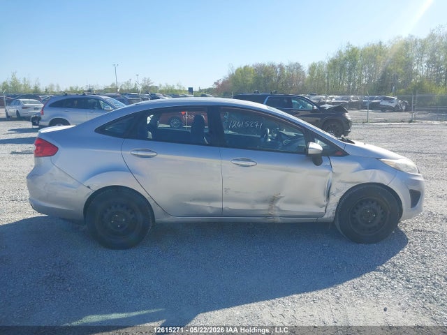 12615271 :رقم المزاد ، 3FADP4BJ1DM113037 vin ، 2013 Ford Fiesta Se مزاد بيع