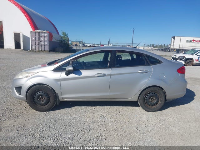 12615271 :رقم المزاد ، 3FADP4BJ1DM113037 vin ، 2013 Ford Fiesta Se مزاد بيع