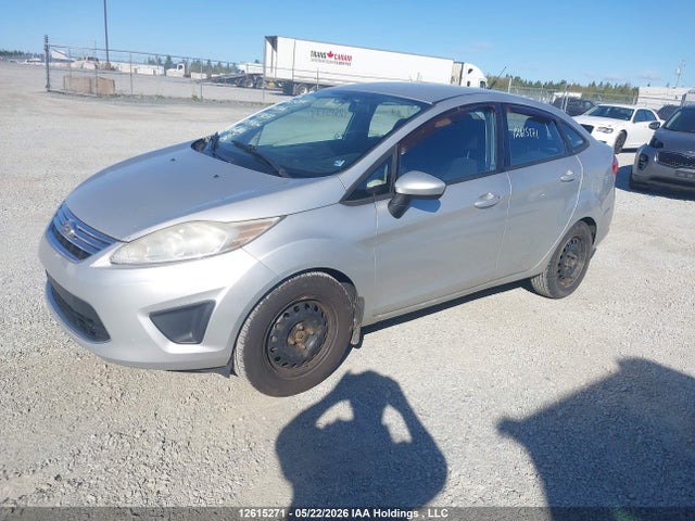 12615271 :رقم المزاد ، 3FADP4BJ1DM113037 vin ، 2013 Ford Fiesta Se مزاد بيع