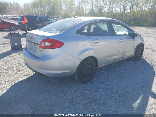 12615271 :رقم المزاد ، 3FADP4BJ1DM113037 vin ، 2013 Ford Fiesta Se مزاد بيع