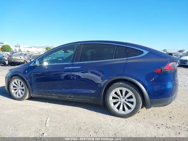 Продажа на аукционе авто 2017 Tesla Model X, vin: 5YJXCDE29HF071640, номер лота: 12615283