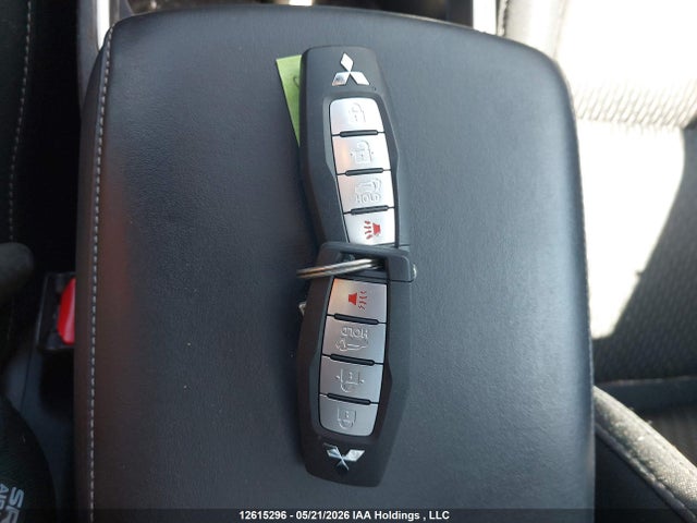 JA4J4VA8XRZ614602 Mitsubishi Outlander Le/se/sel