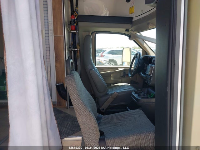 12615330 :رقم المزاد ، 1GDJG316281179017 vin ، 2008 Gmc Savana G35  Cutaway مزاد بيع
