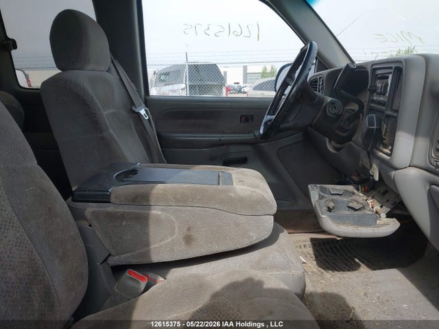 Aukcja sprzedaży 2000 Chevrolet Silverado K2500, vin: 1GCGK29U8YE158675, numer aukcji: 12615375