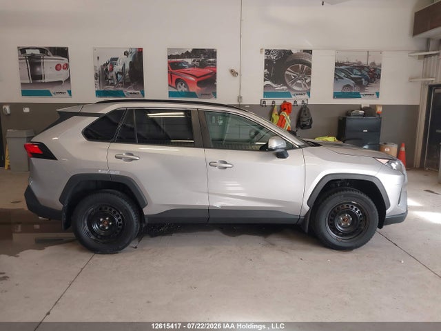 Продаж на аукціоні авто 2021 Toyota Rav4, vin: 2T3B1RFV5MC225644, номер лоту: 12615417