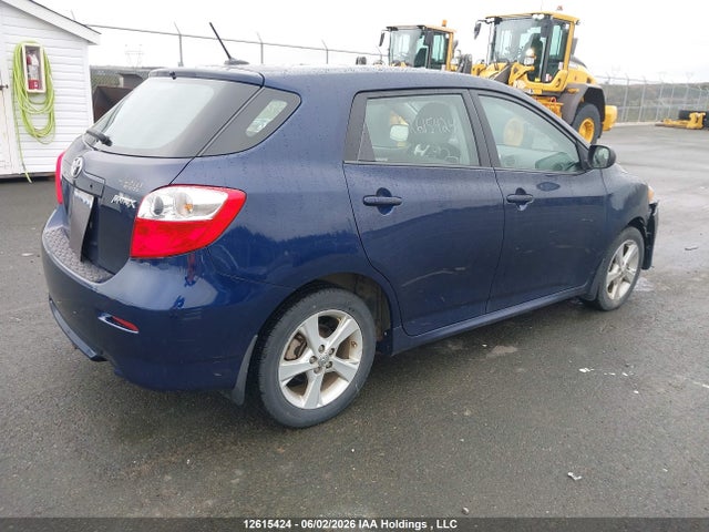 12615424 :رقم المزاد ، 2T1KU4EE4CC867680 vin ، 2012 Toyota Matrix مزاد بيع