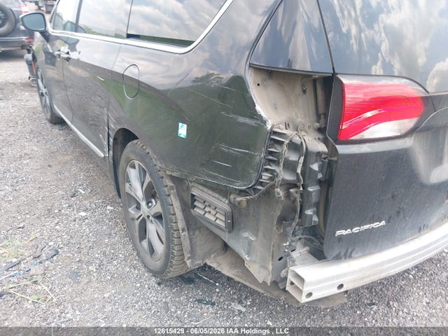 Chrysler Pacifica 2017 2C4RC1GGXHR846242 Image 19
