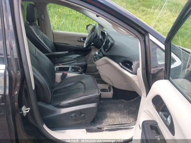Chrysler Pacifica 2017 2C4RC1GGXHR846242 Image 5