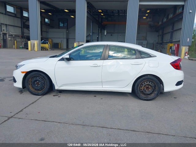 Honda Civic 2018 2HGFC2F61JH038344 Image 15