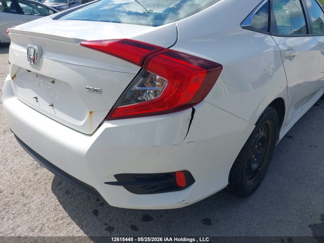 Honda Civic 2018 2HGFC2F61JH038344 Image 22