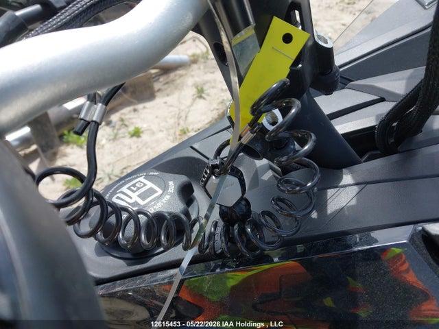 2BPSUEMC9MV000080 Skidoo Skidoo.