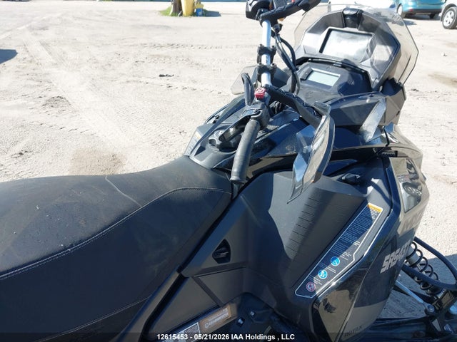 2BPSUEMC9MV000080 Skidoo Skidoo.