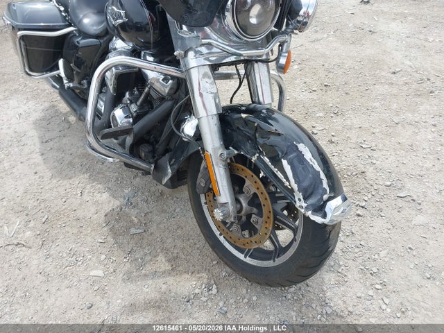 12615461 :رقم المزاد ، 5HD1FBCA0HB619367 vin ، 2017 Harley-davidson Flhr Road King مزاد بيع