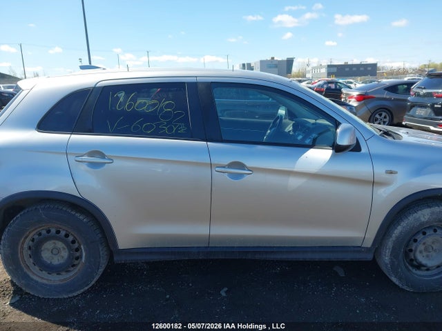 JA4AJ3AU6JU603012 Mitsubishi RVR SE