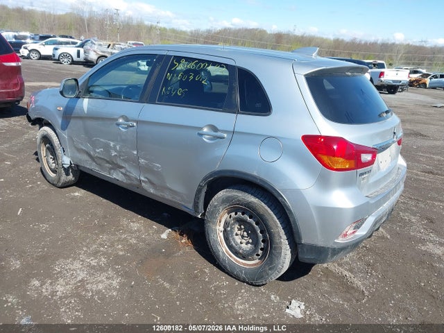 JA4AJ3AU6JU603012 Mitsubishi RVR SE