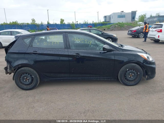 KMHCT5AE8GU303778 Hyundai ACCENT SE