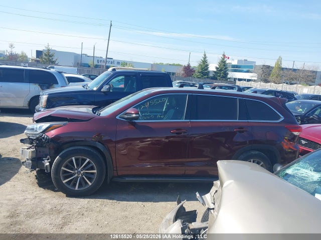 2018 Toyota Highlander Se/xle მანქანა იყიდება აუქციონზე, vin: 5TDJZRFH3JS857004, აუქციონის ნომერი: 12615520