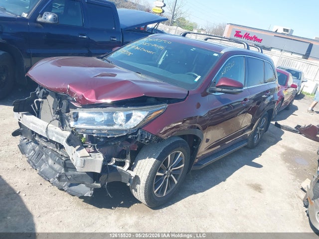 2018 Toyota Highlander Se/xle მანქანა იყიდება აუქციონზე, vin: 5TDJZRFH3JS857004, აუქციონის ნომერი: 12615520