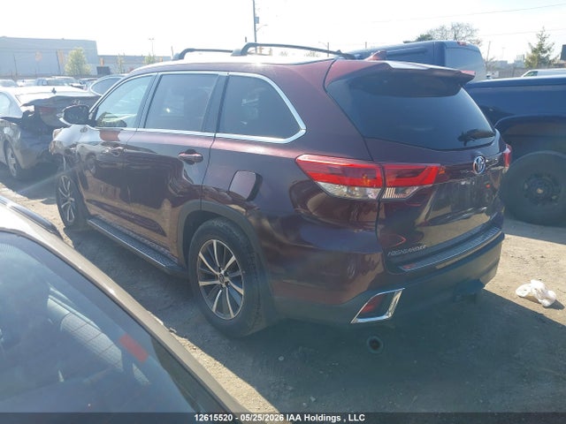 2018 Toyota Highlander Se/xle მანქანა იყიდება აუქციონზე, vin: 5TDJZRFH3JS857004, აუქციონის ნომერი: 12615520