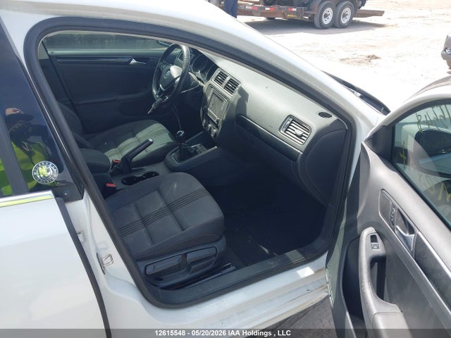 Продажа на аукционе авто 2017 Volkswagen Jetta Sedan, vin: 3VWB67AJ3HM366547, номер лота: 12615548