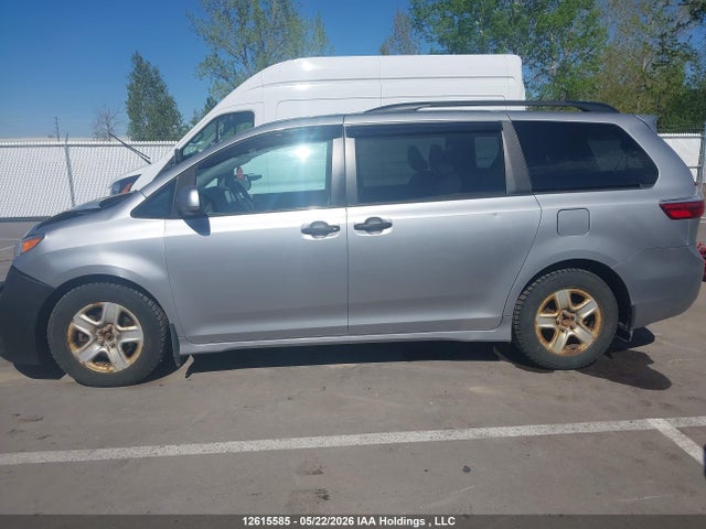 Продажа на аукционе авто 2018 Toyota Sienna L, vin: 5TDZZ3DC2JS926692, номер лота: 12615585