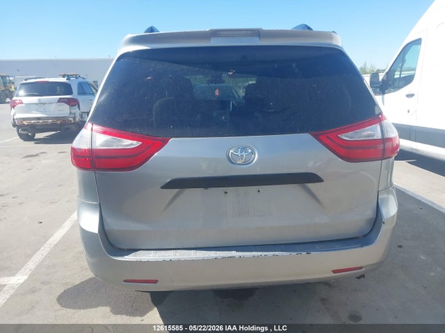 Продажа на аукционе авто 2018 Toyota Sienna L, vin: 5TDZZ3DC2JS926692, номер лота: 12615585