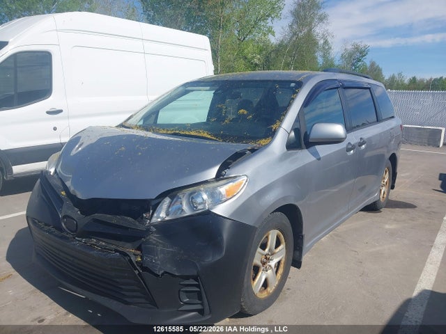 Продажа на аукционе авто 2018 Toyota Sienna L, vin: 5TDZZ3DC2JS926692, номер лота: 12615585