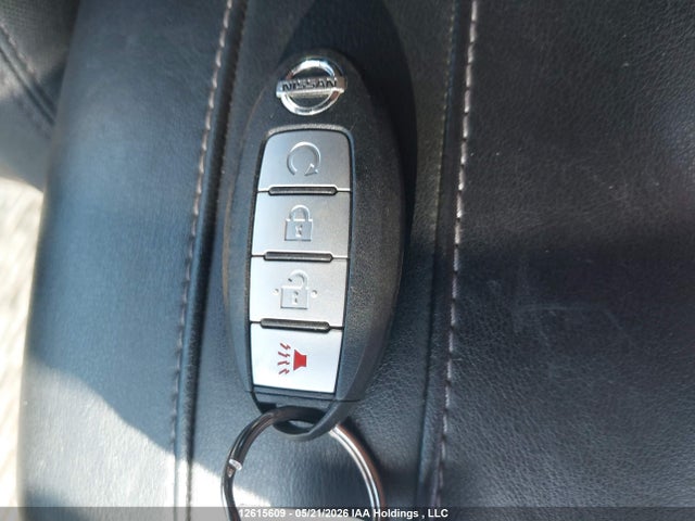5N1AT2MV6HC764230 Nissan Rogue S/sl Platinum/sv