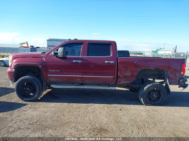 1GT12ZE81FF112619 GMC Sierra 2500hd Slt